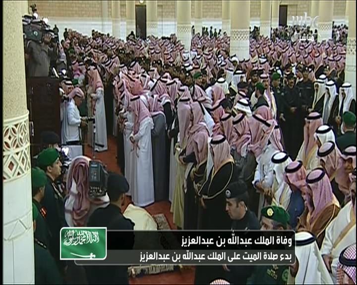 فيديو – صلاة الميت على الملك عبدالله بن عبدالعزيز